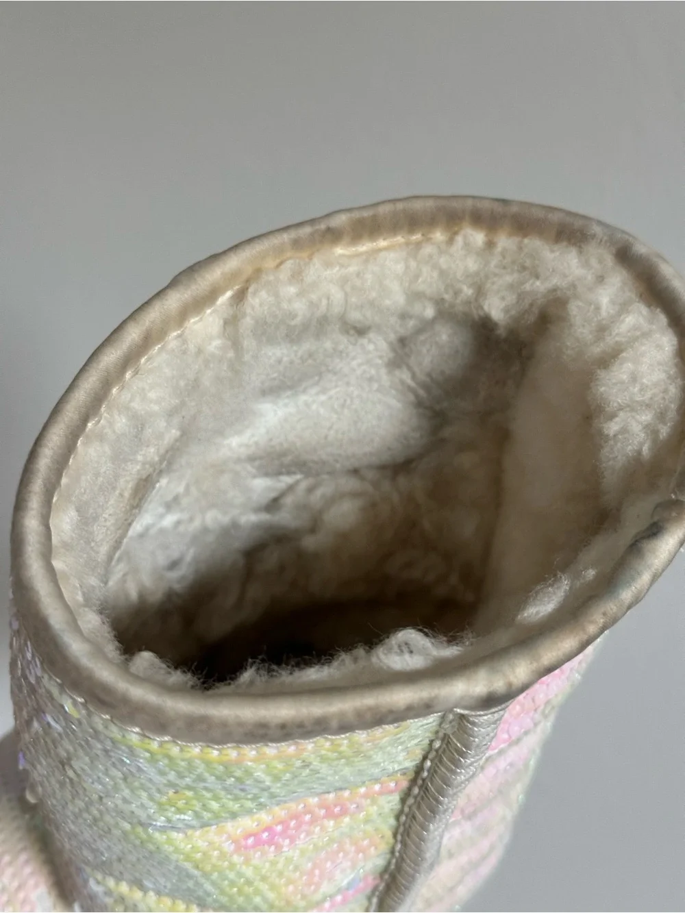 UGG I Do! Wedding Limited Edition Iridescent Sequin Bridal Shearling Boot Size 7